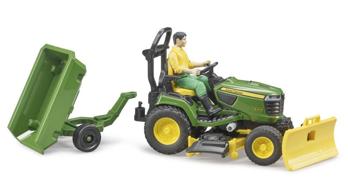 Bruder - John Deere Lawn Tractor w/ Trailer & Gardener