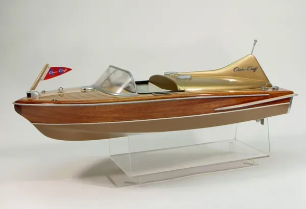 Dumas - Chris-Craft Cobra 27" (686mm)