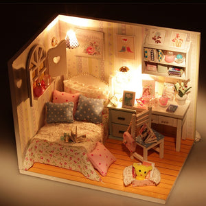 Pocohouze - Mini DIY House - Adabelle's Room w/ LED Light