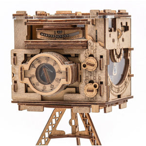 iDventure - Cluebox - Sherlock's Camera (Escape Room in a Box)