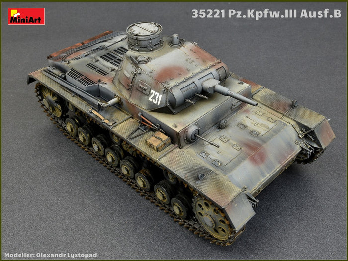 Miniart - 1/35 Pz.Kpfw.III Ausf. B w/Crew