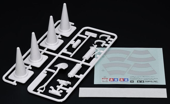 Tamiya - Accessory Set (Cones/Tools)