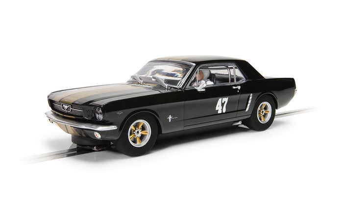 Scalextric - C4405 Ford Mustang - Black and Gold
