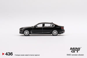 MiniGT - 1/64 BMW 750Li xDrive Black Sapphire side view