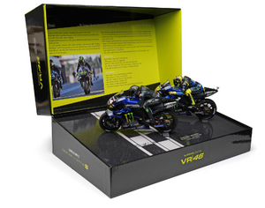 Minichamps - 1/12 Yamaha YZR-M1 Set (2 Bikes & 2 Figures) Rossi