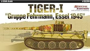 Academy - 1/35 Tiger 1 Gruppe Fehrmann Essel 1945
